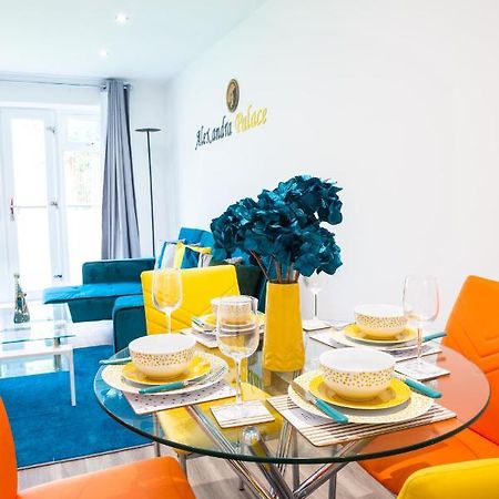 The 'Pinky' - Beautiful 1 Bed Apartment In Hatfield - Free Parking - Near Uni & Business Park - Big Savings On Long Stays Eksteriør bilde