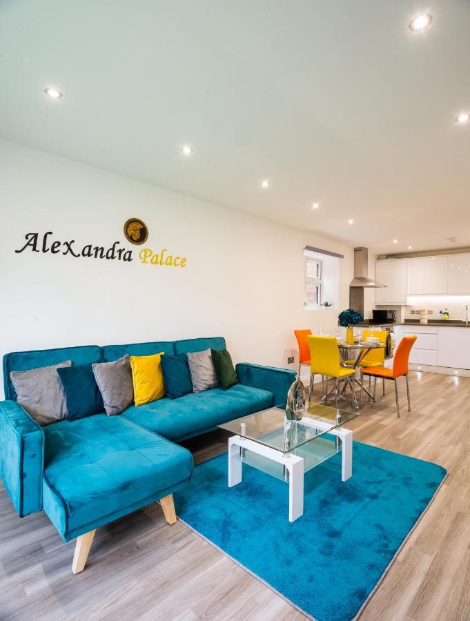 The 'Pinky' - Beautiful 1 Bed Apartment In Hatfield - Free Parking - Near Uni & Business Park - Big Savings On Long Stays Eksteriør bilde